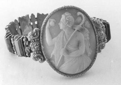 Camee-armband