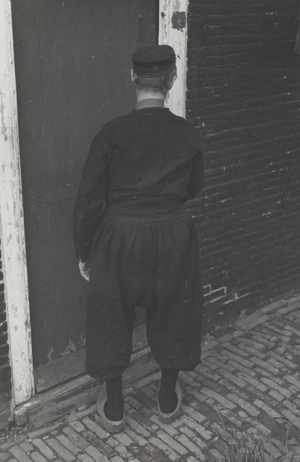 Man in Volendammer streekdracht, 1946
