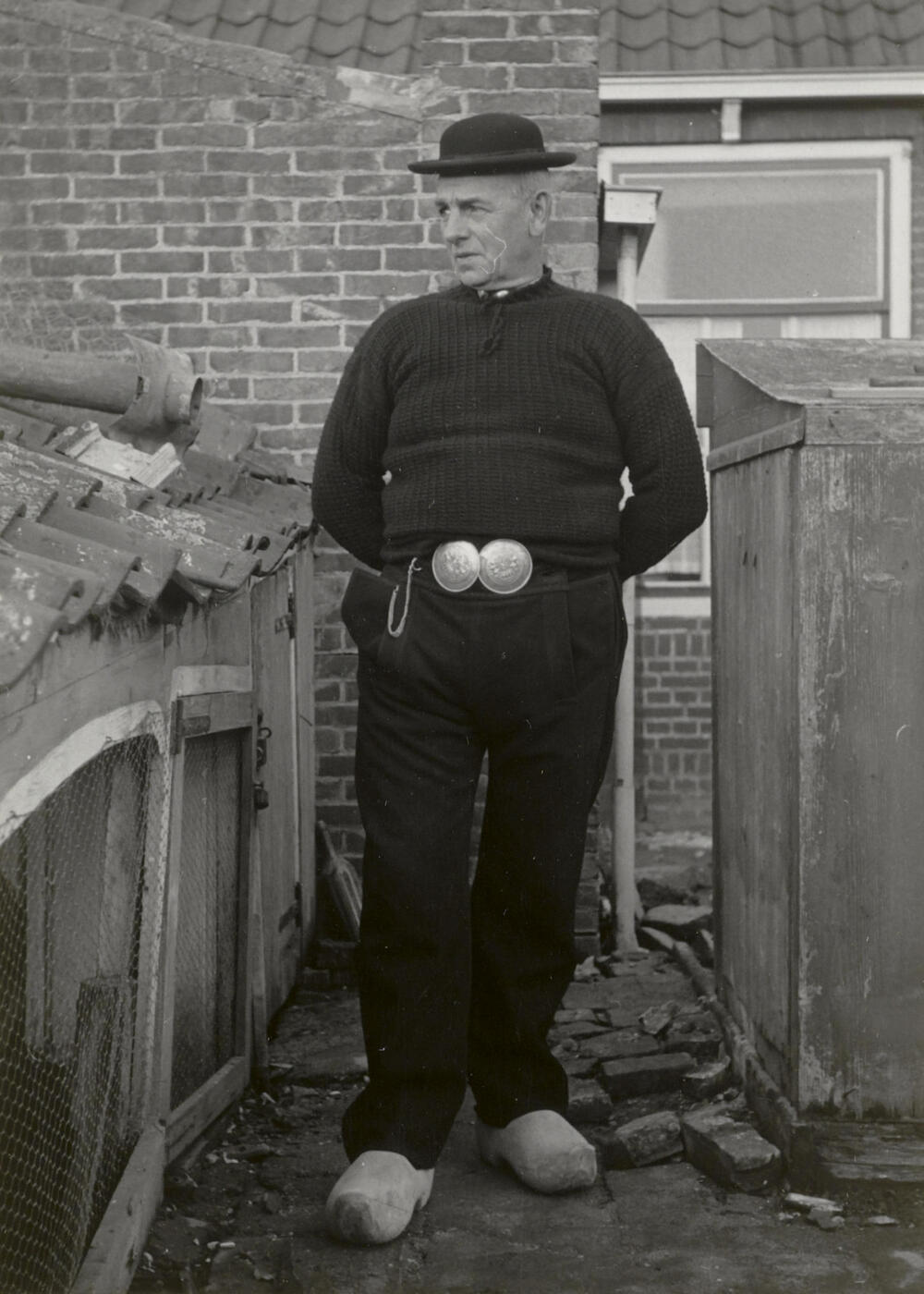 Jakob van Belzen in Arnemuider dracht, 1950