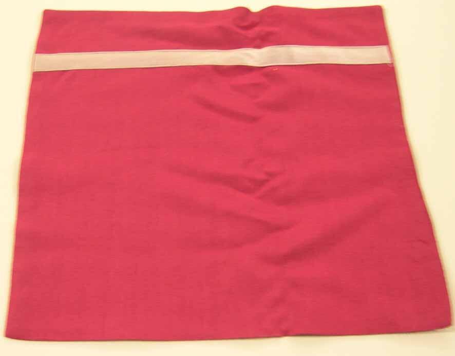 Kinderaltaar met attributen (doek)