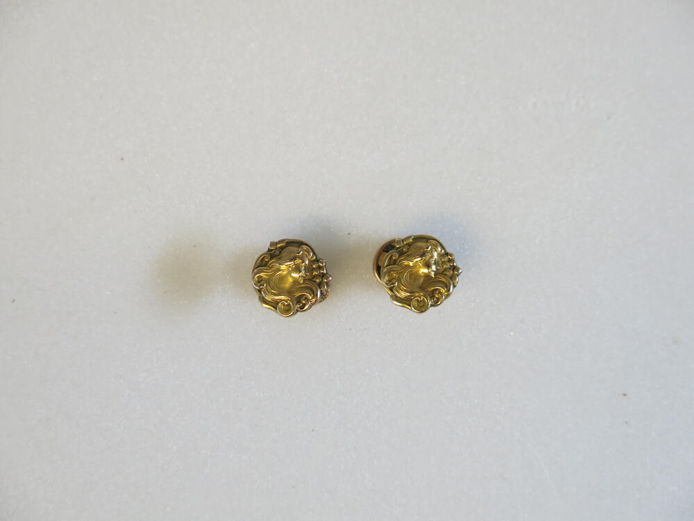 Twee gouden kraagknopen, artdeco