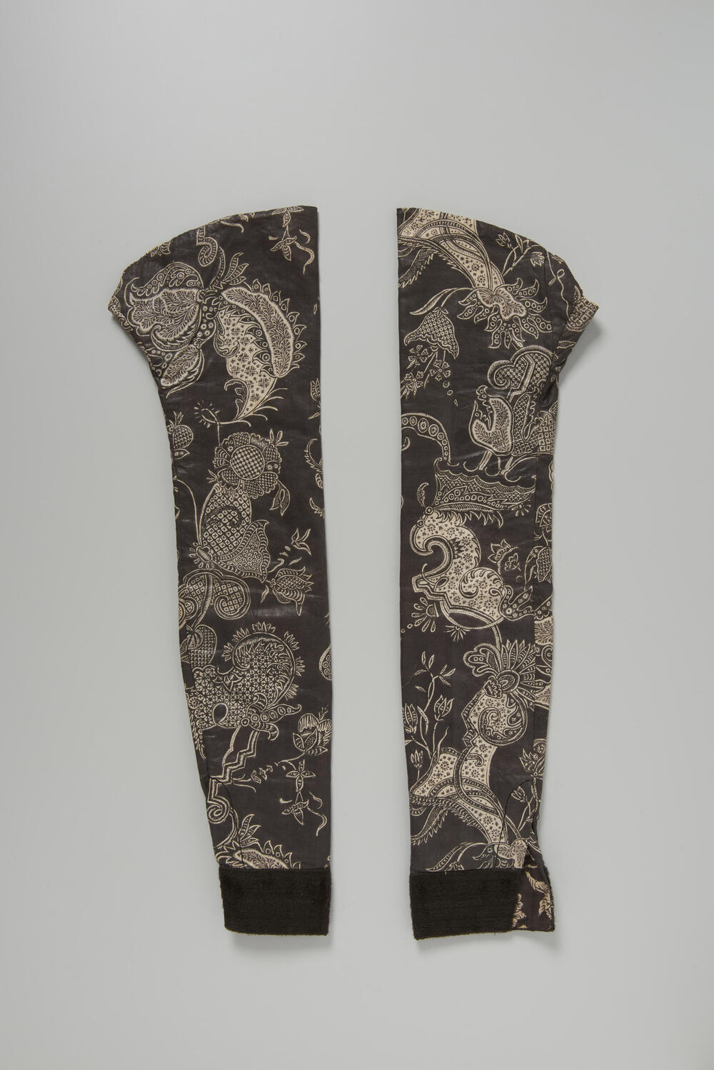 Paar mouwen van Indiase sits, Hindeloopen, 1700–1725