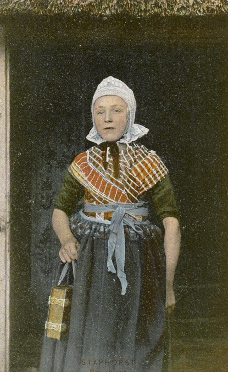 Meisje in kerkdracht, Staphorst, 1906