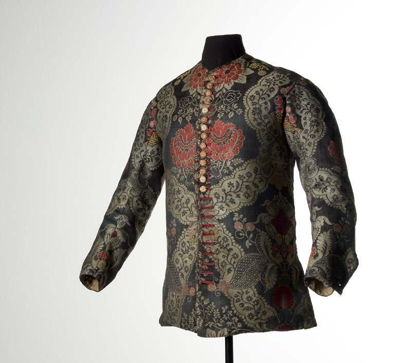 Baeitje van donker blauwe wollen damast met veelkleurige bloemen
