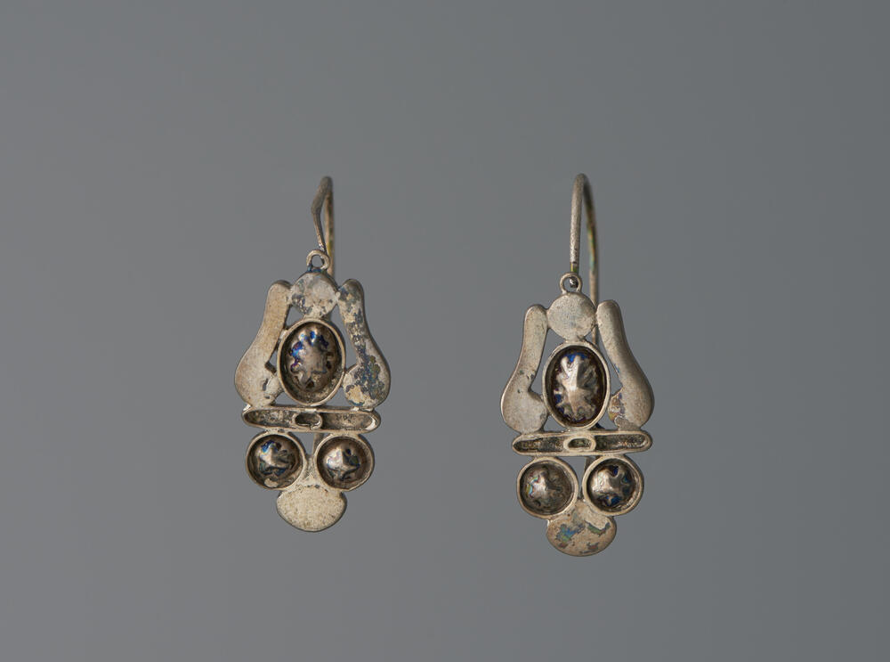 Paar oorhangers, Bunschoten, 1906–1953