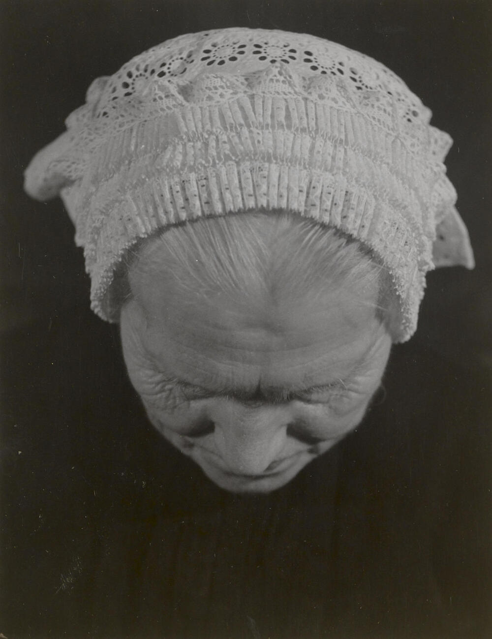 Mevrouw Keur uit Scherpenisse in Thoolse dracht, 1955