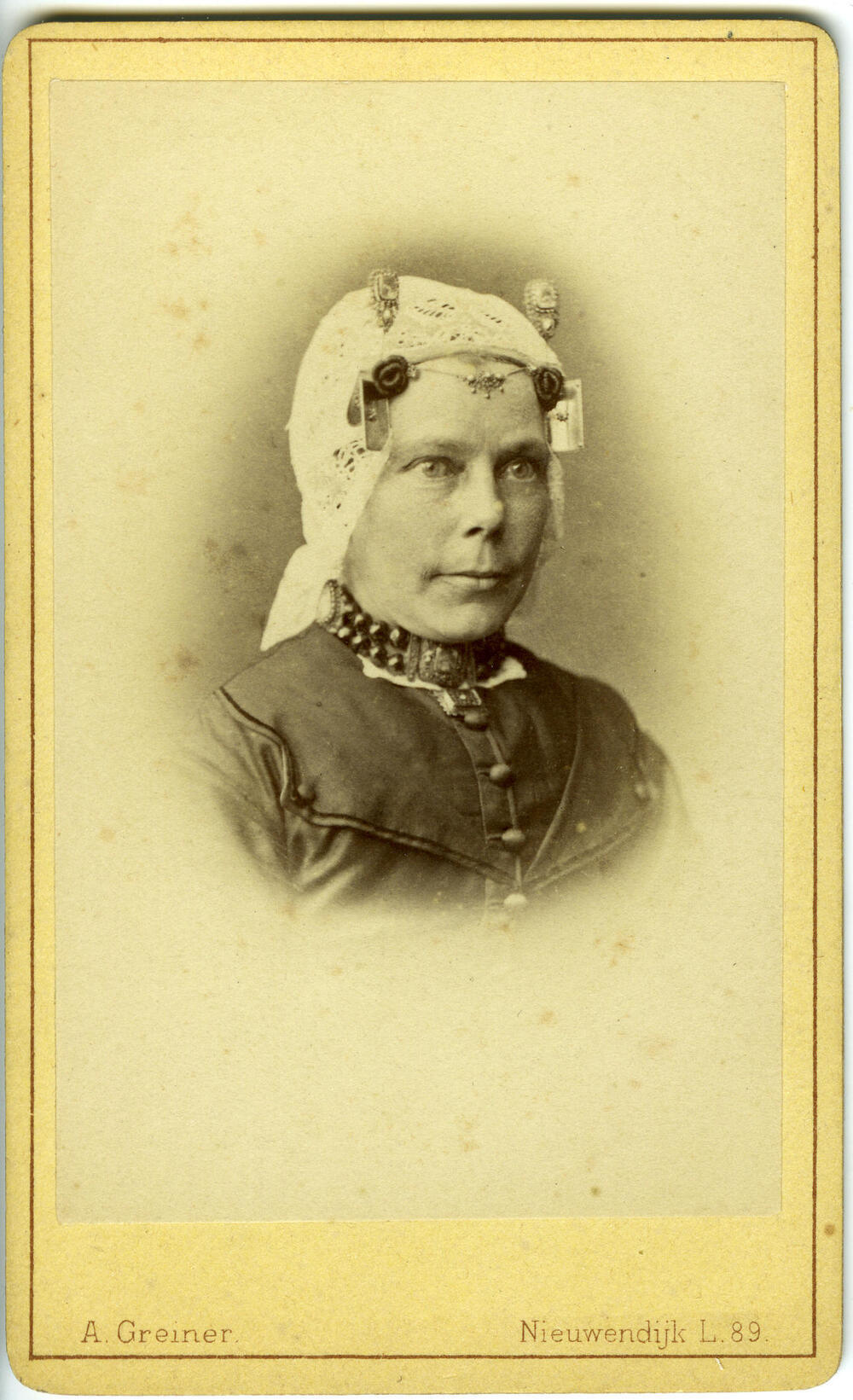 Vrouw in West-Friese streekdracht, circa 1880