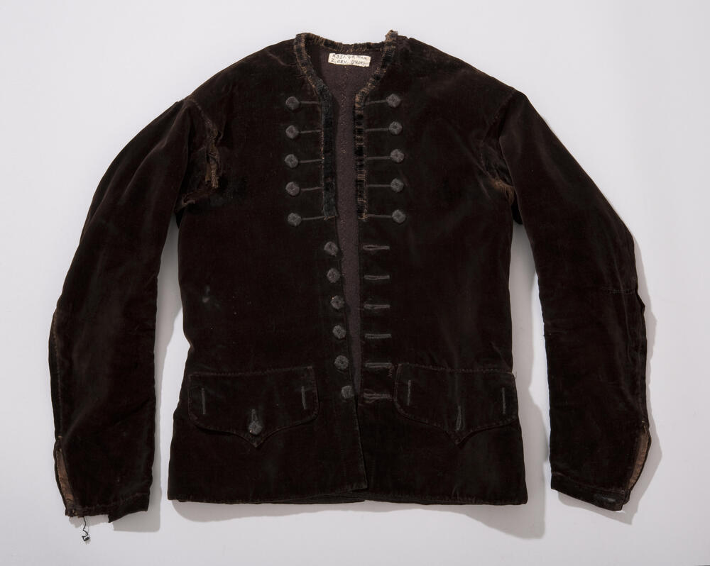 Bruin fluwelen jas, Zuid-Beveland, voor 1900