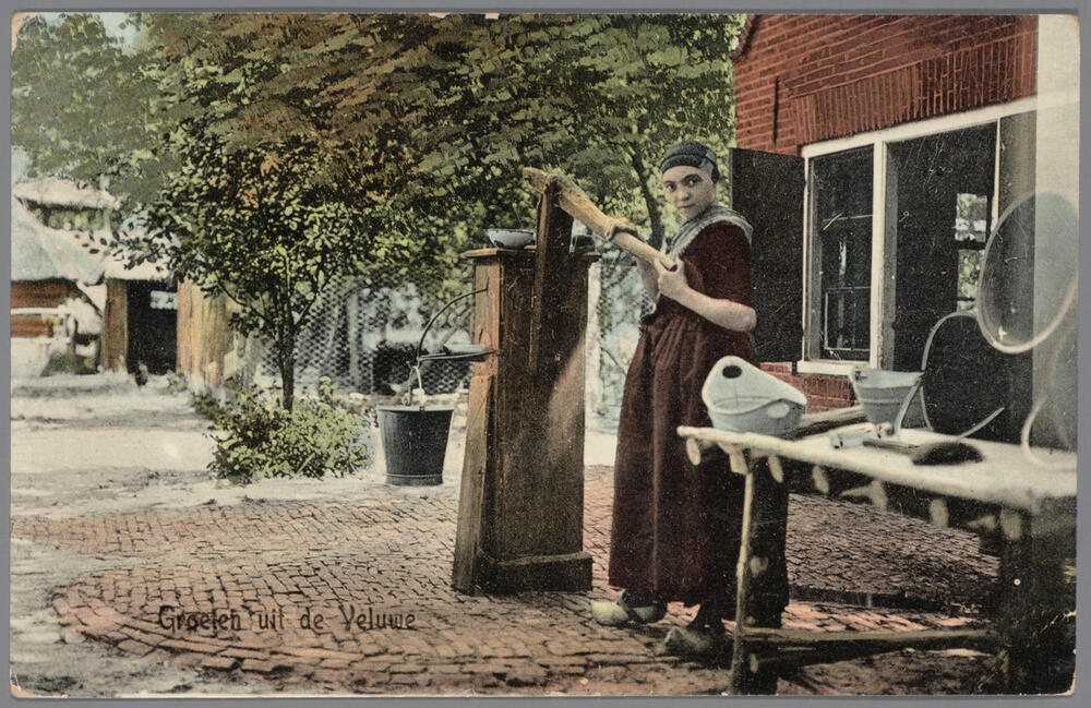 Jannetje Poolen uit Hierden in Veluwse dracht, 1905–1919