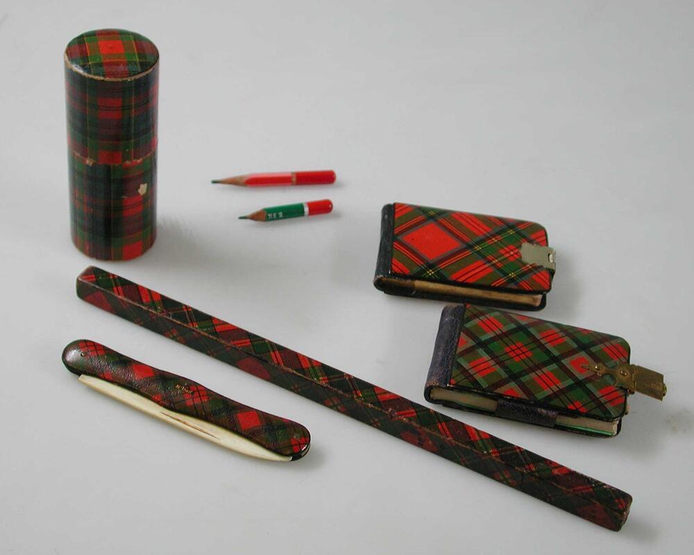 Tartan-ware, zes stuks