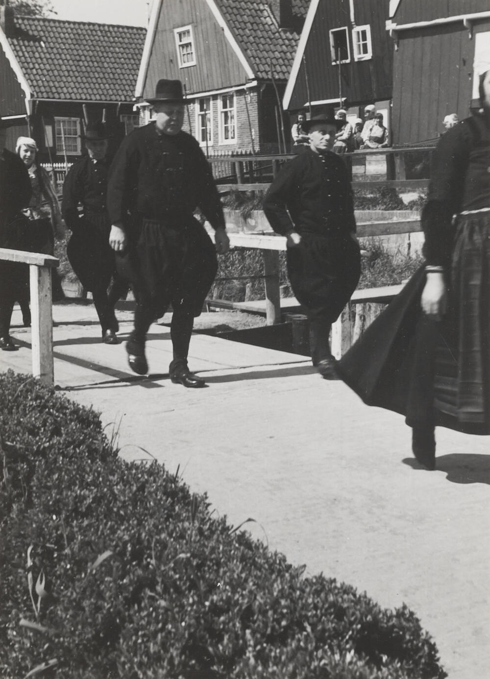 Bruiloftsstoet, Marken, 1943