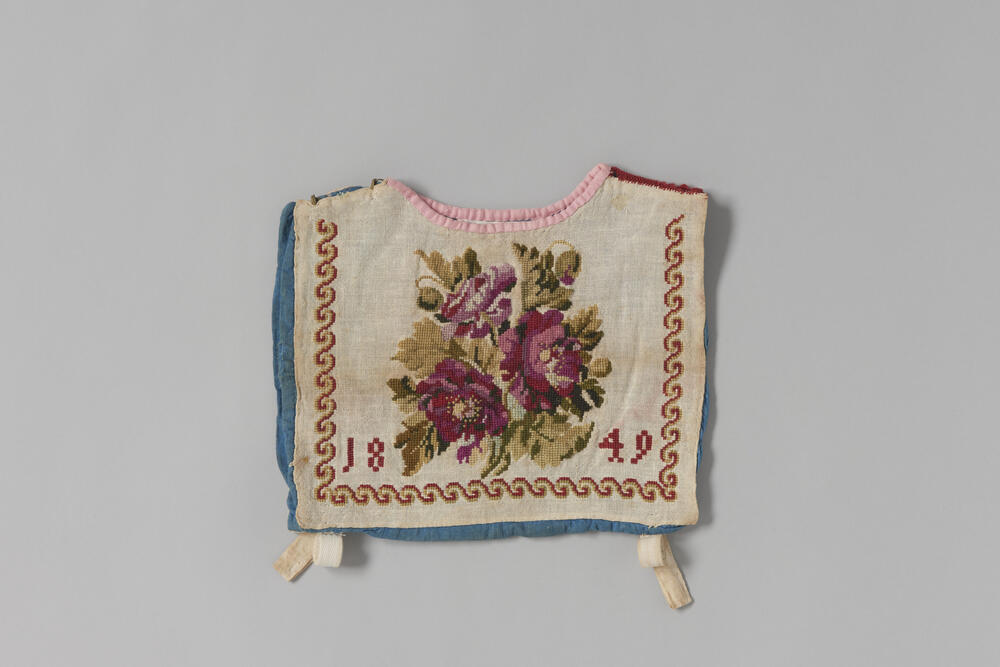 Geborduurde beuk voor een meisje, Walcheren, 1849