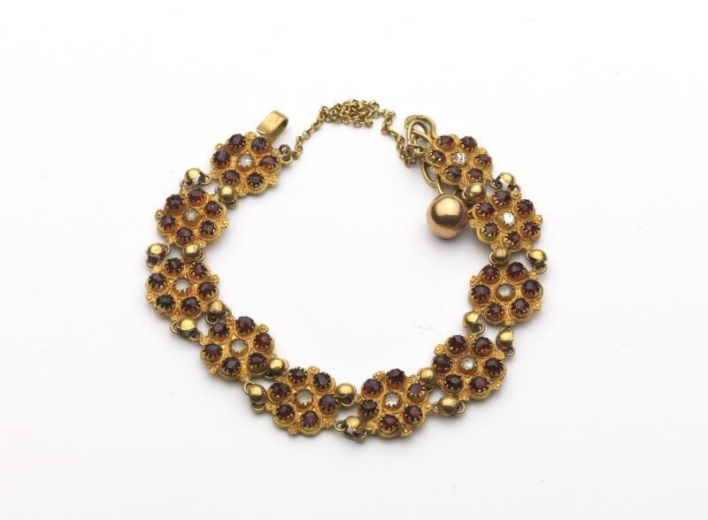 Armband met tien rozetten