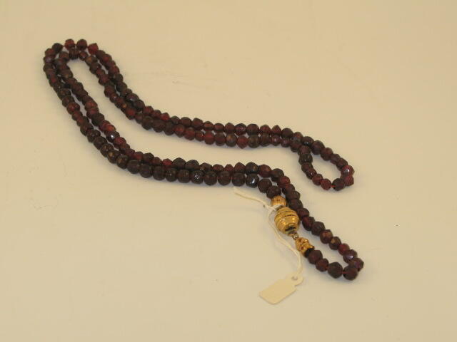 Doos met eigendommen weeskind (collier)