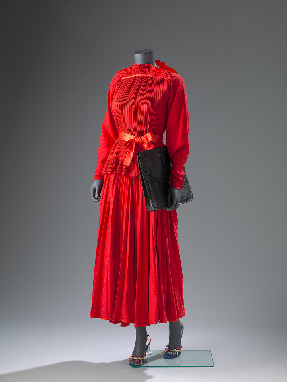 Rode plissé ensemble (blouse, rok en ceintuur)