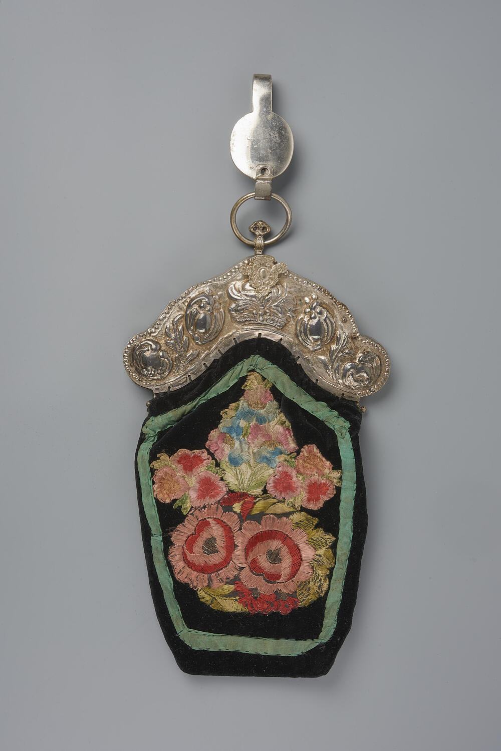 Beugeltas, versierd met 'sigarettenplaatjes', Staphorst, 1903