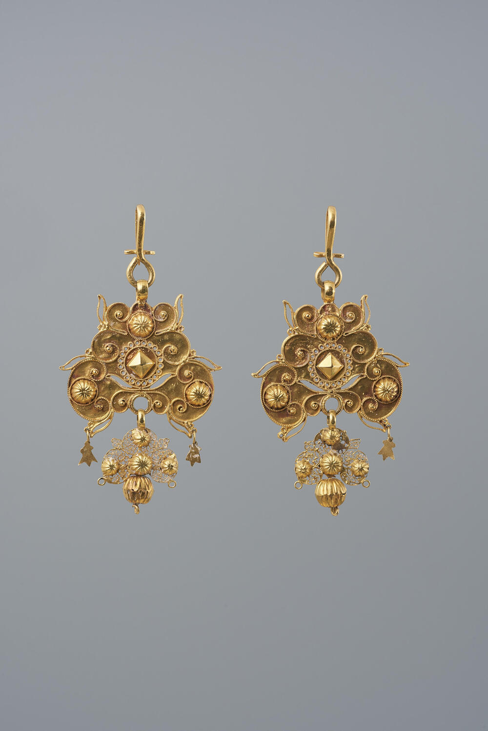Paar gouden 'prikkelbellen', Zuid-Beveland, circa 1850