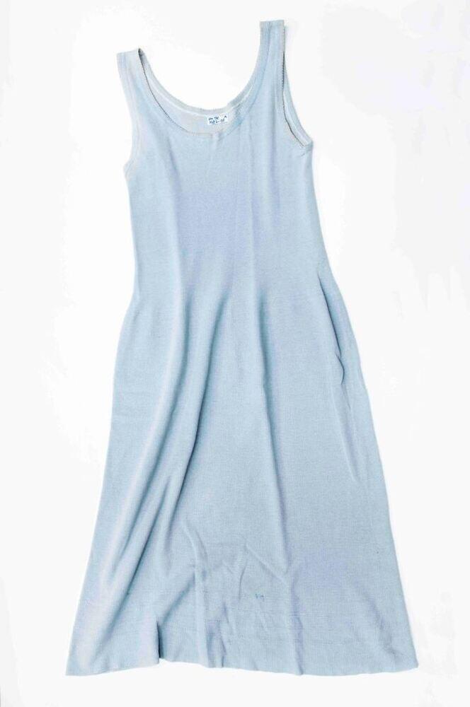 Onderjurk van lichtblauw wollen tricot