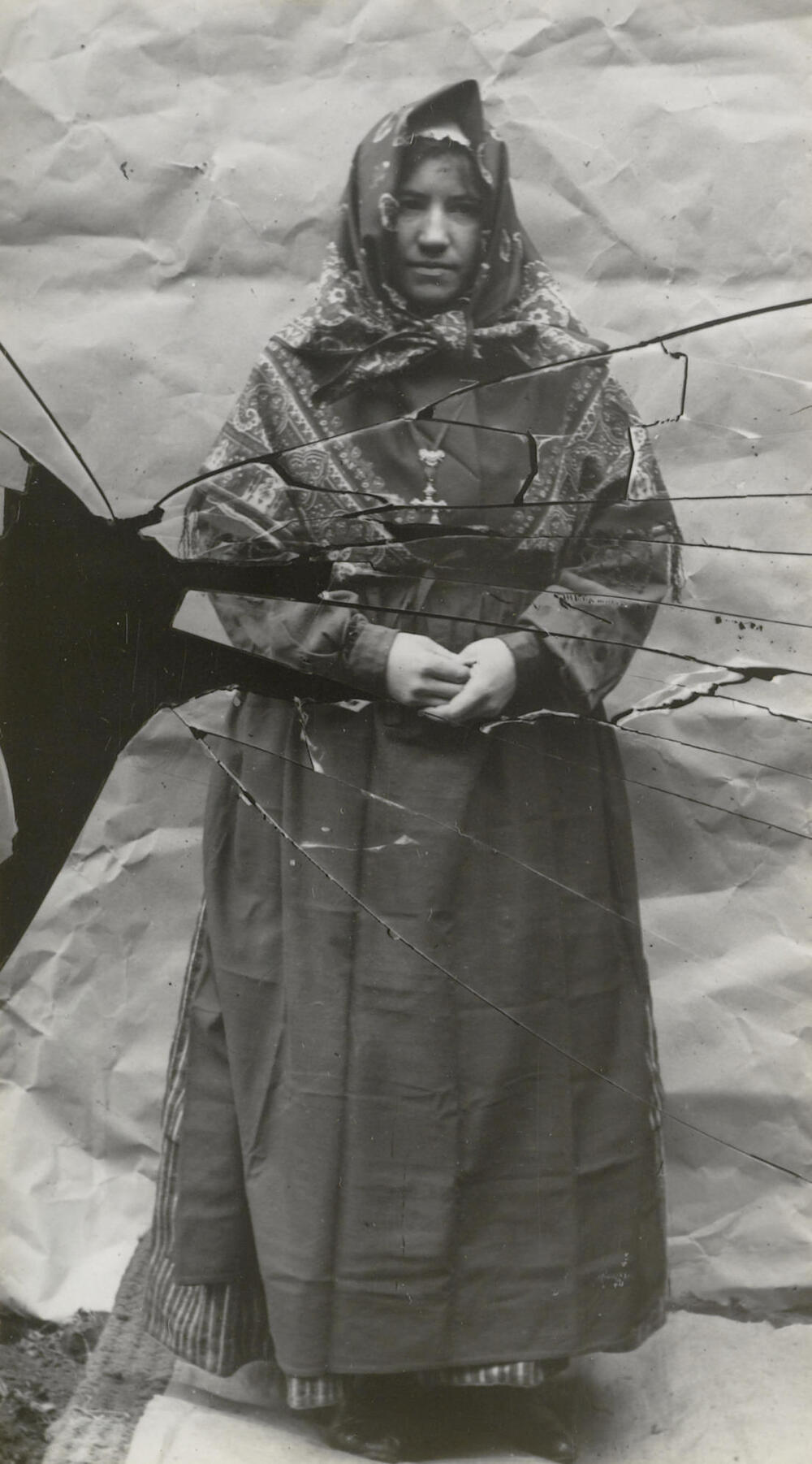 Vrouw in streekdracht uit Stein, circa 1913–1916