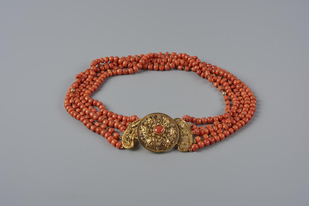 Kralenketting met gouden slot, Axel, circa 1880