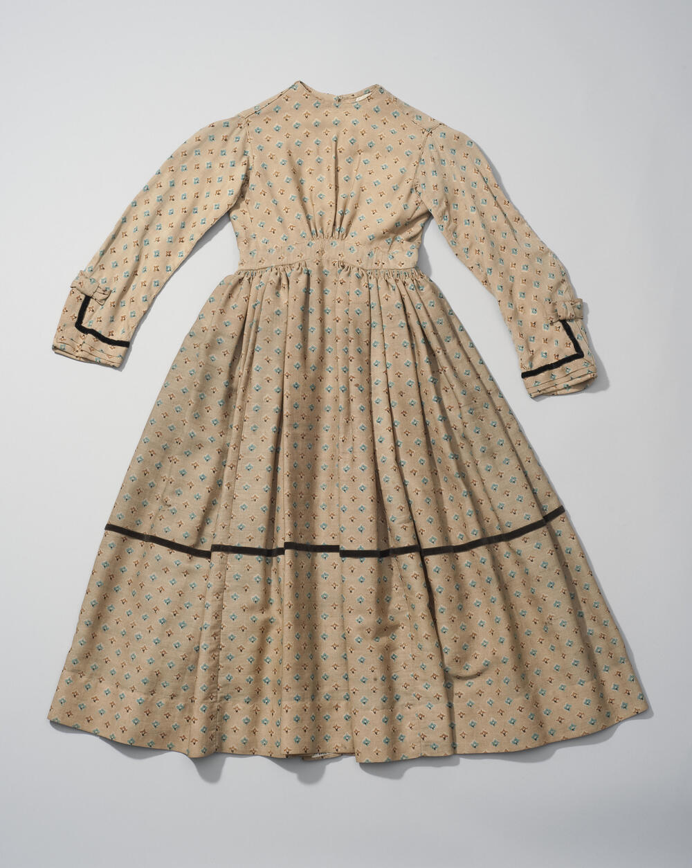 Meisjesjurk, Goeree, circa 1880