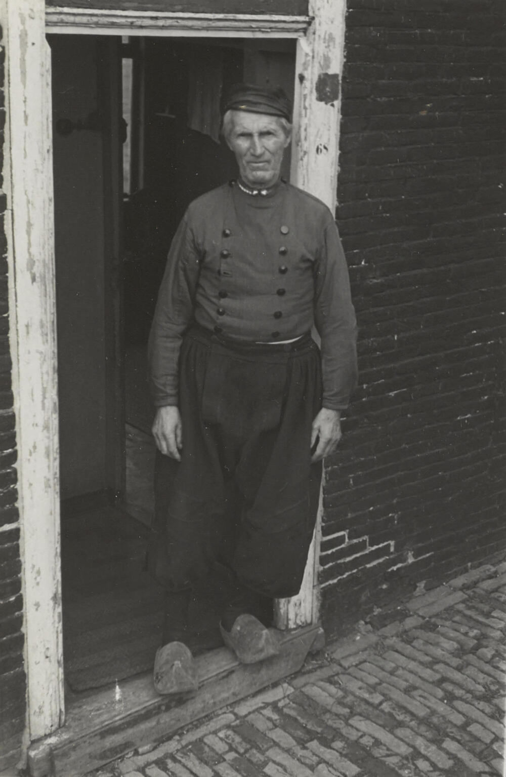 Man in Volendammer streekdracht, 1946