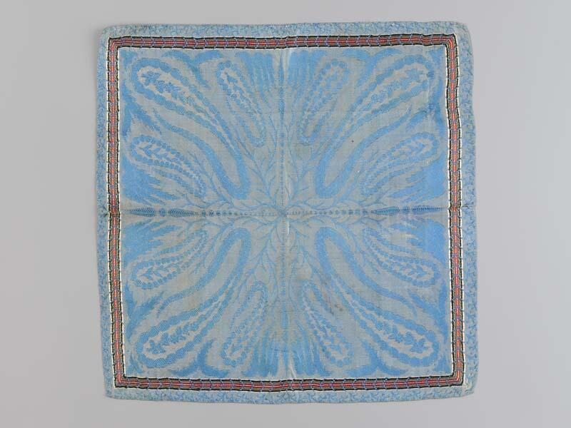Zijden pochet, jaquardgeweven in kasjmierpatroon in  blauw en wit
