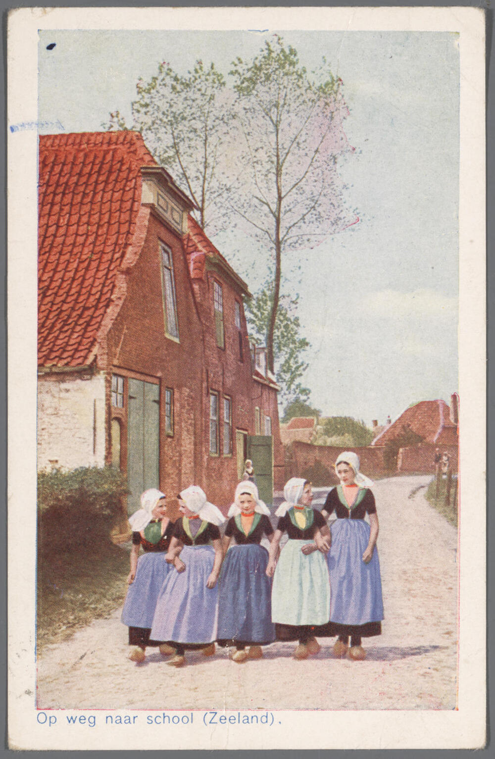 Vijf meisjes in Walcherse dracht
