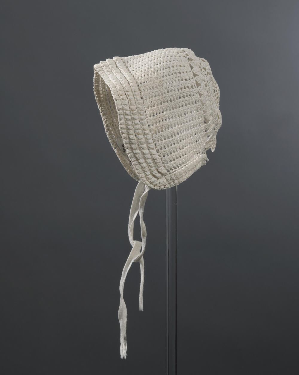 Gehaakt katoenen babymutsje, Zuid-Holland, voor 1950