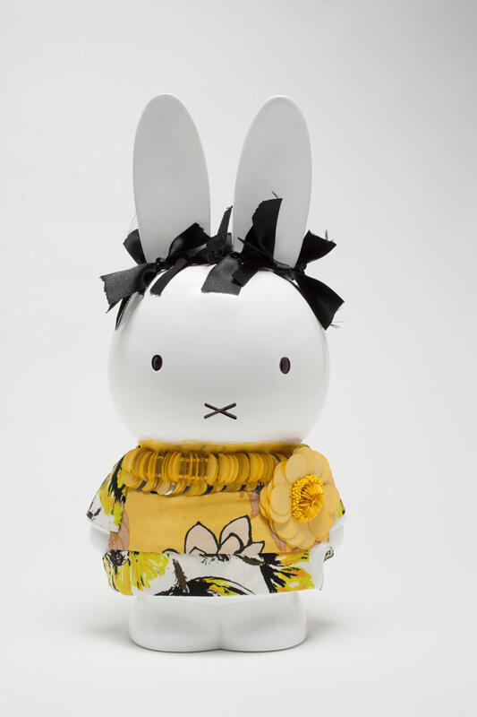Miffy, Tahiti hostess