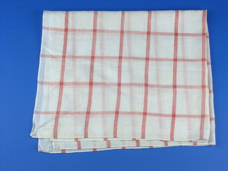 Fijne batisten zakdoek met roze ruiten