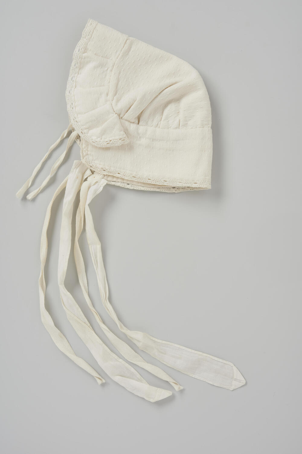 Daagse muts van keperkatoen, Venray, 1900–1948