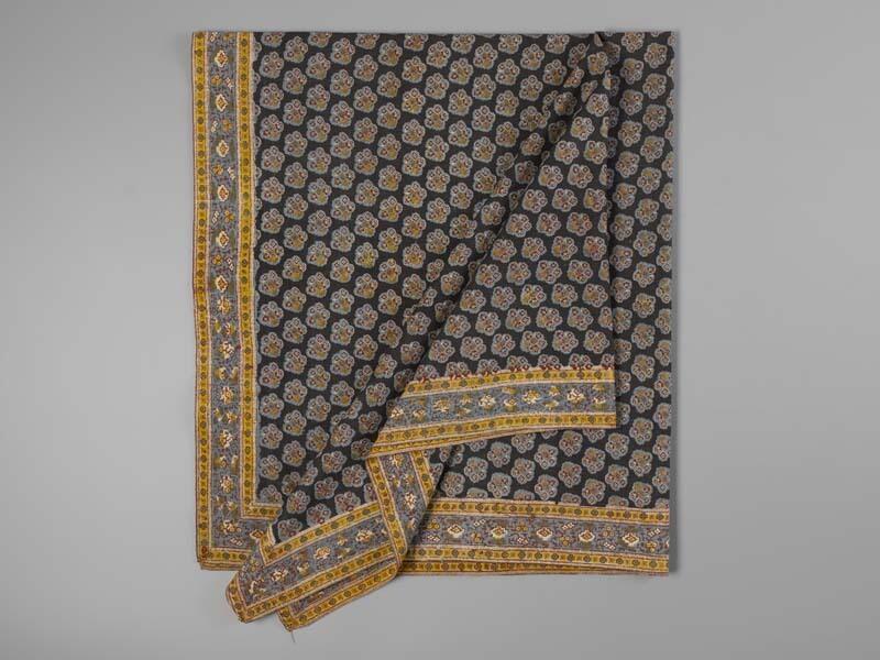Vierkante bedrukt katoenen doek of sjaal met platbinding