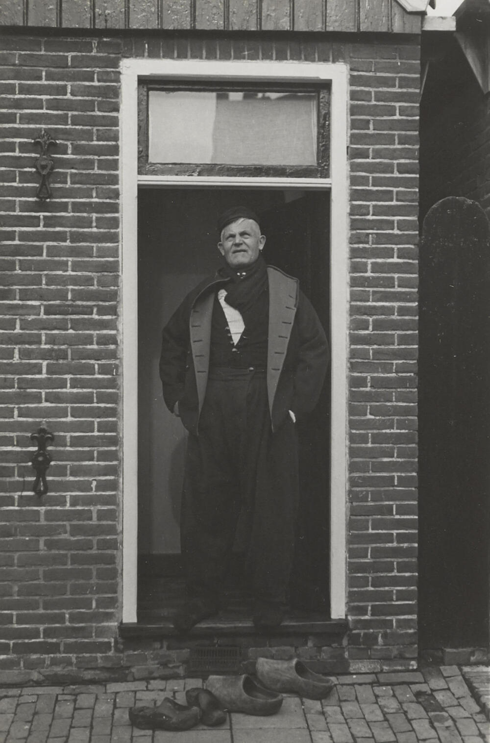 Man in Volendammer streekdracht, 1946