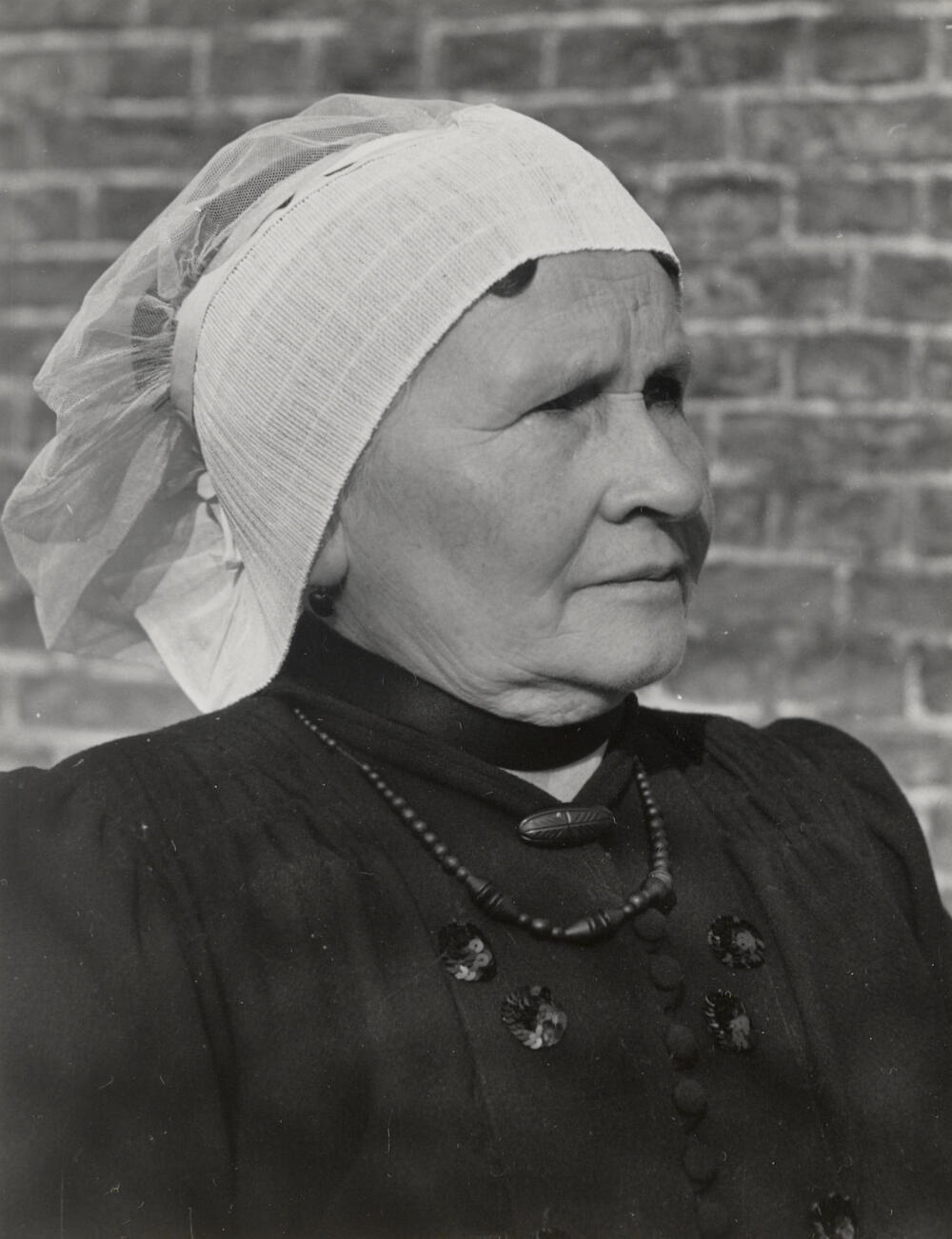 Vrouw uit Princenhage in streekdracht, 1950