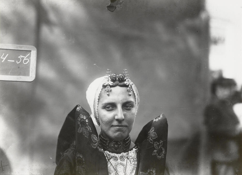 Vrouw in Axelse dracht, 1913