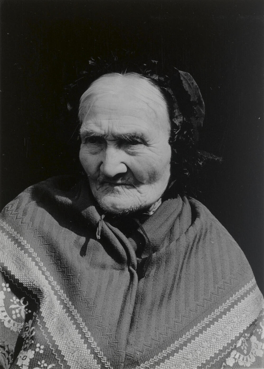 Vrouw in streekdracht uit Stein, 1952