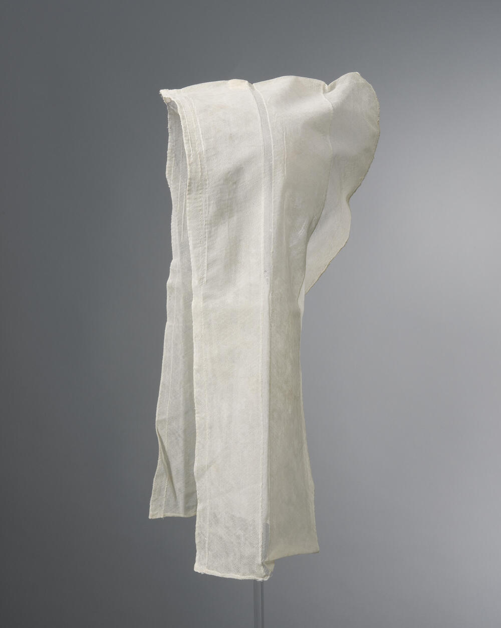 'Vierkante muts' voor de rouw, Laren, voor 1952