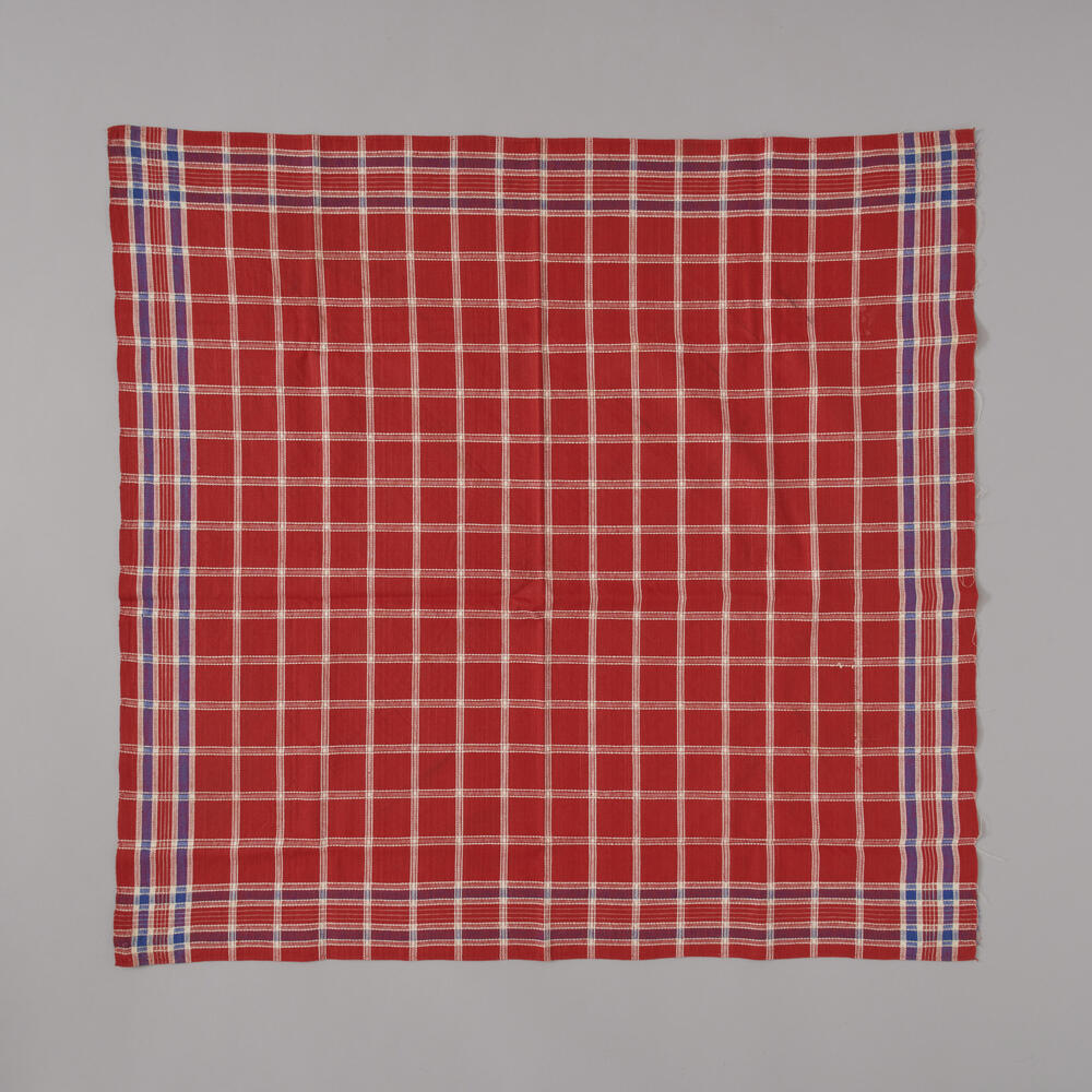 Geruite katoenen schouderdoek voor vrouw en ouder meisje, Staphorst en Rouveen, 1920–1939