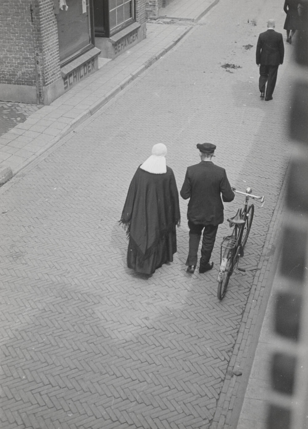 Uitgaan van de kerk, Ommen, 1946