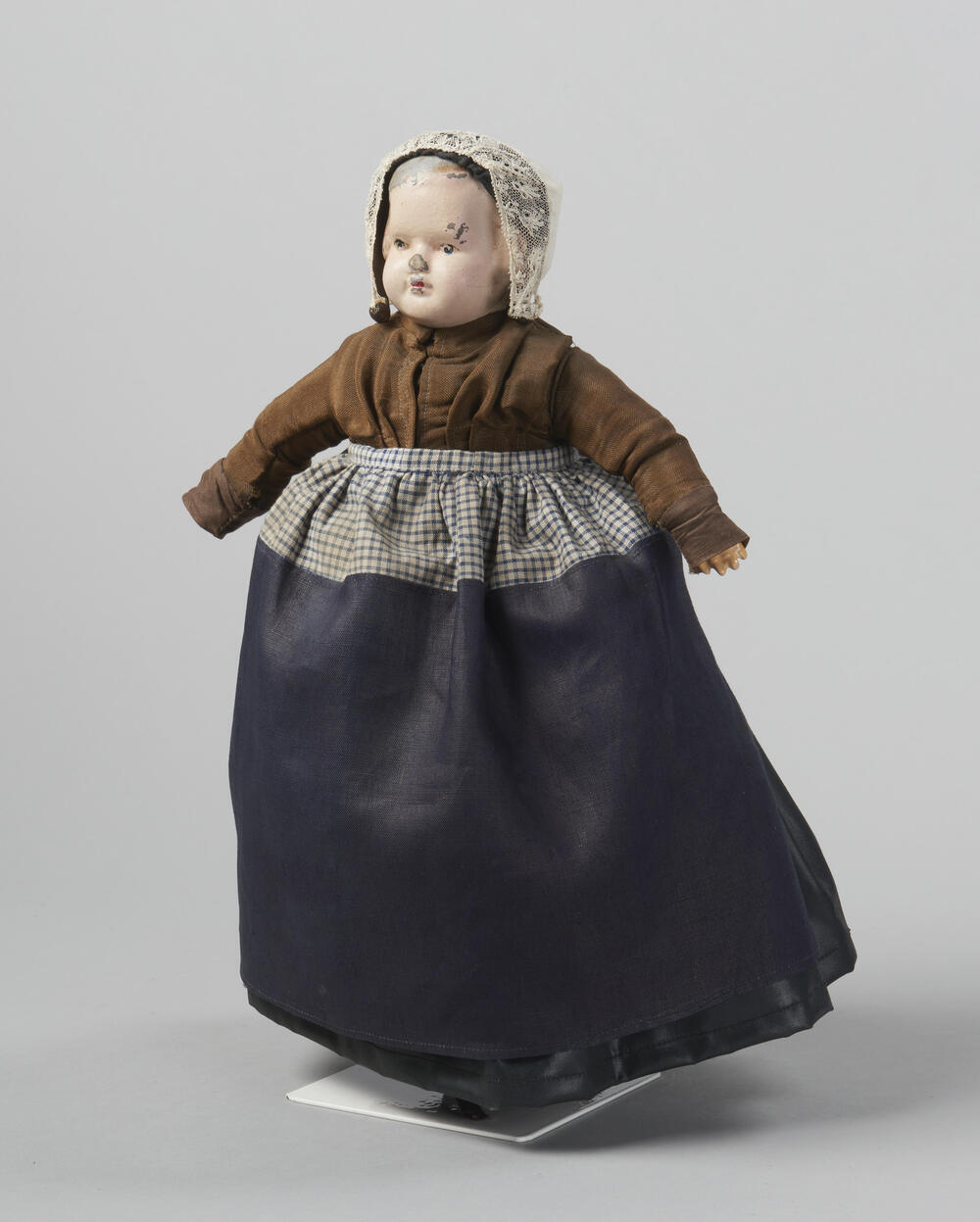 Pop gekleed als een vrouw uit Almelo, voor 1934