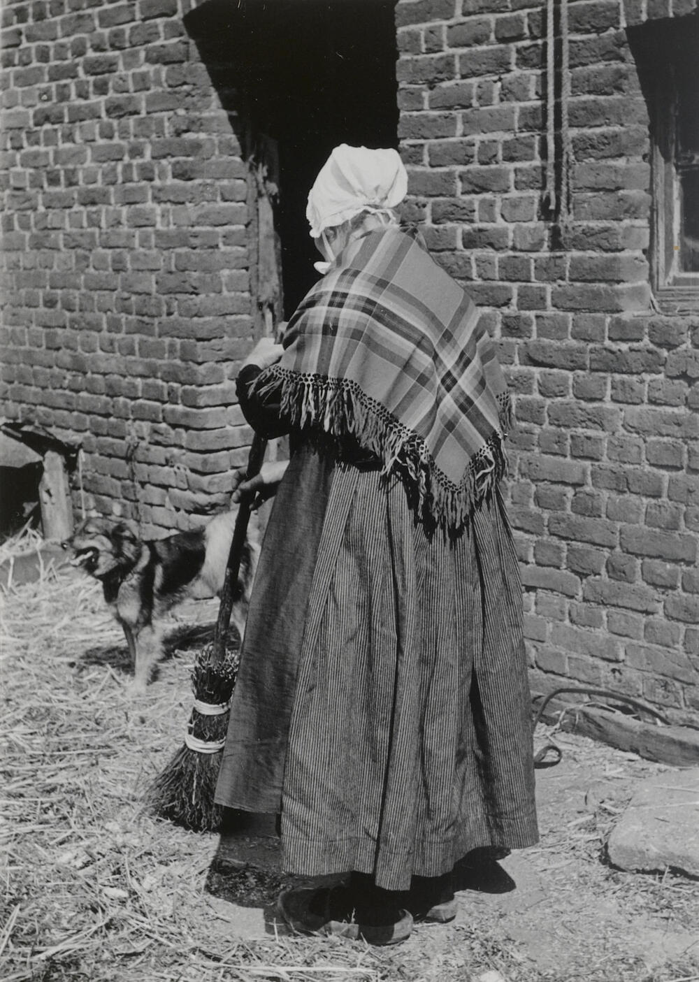 Vrouw in streekdracht uit Stein, 1952