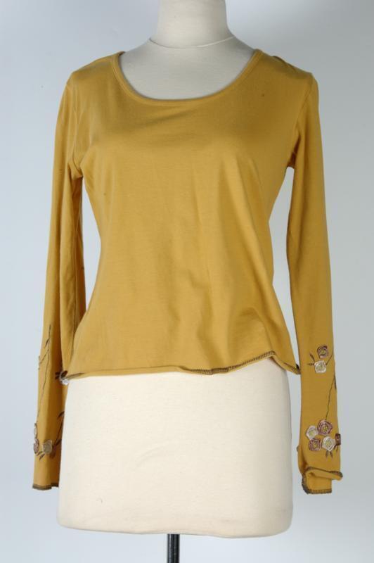 Kerriegeel t-shirt met lange mouwen, zie ook T2003-179 A en B