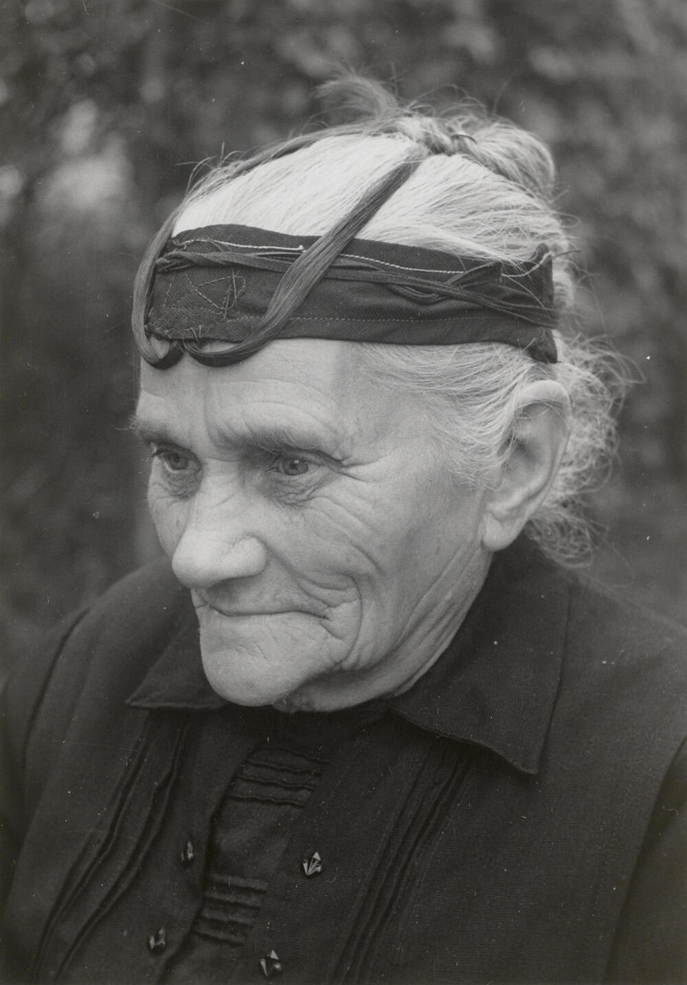 Kee van Eekelen uit De Kladde in West-Brabantse dracht, 1956