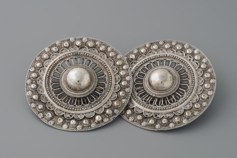 Paar zilveren broekstukken, Zuid-Beveland, 1860–1887