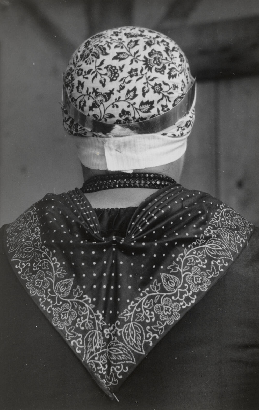 Grietje Vis uit Doornspijk in Veluwse dracht, 1949