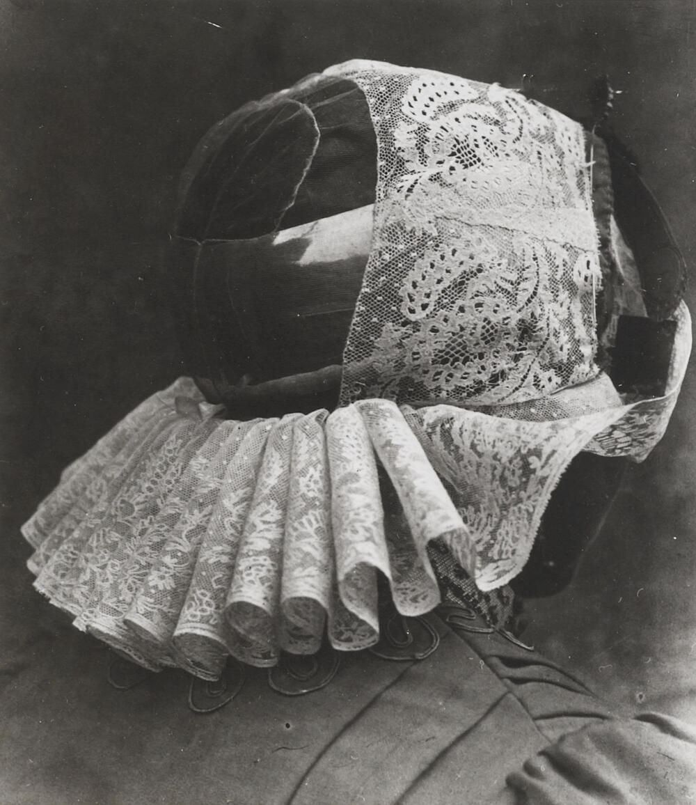 Vrouw in Blaricumse streekdracht, 1913–1916