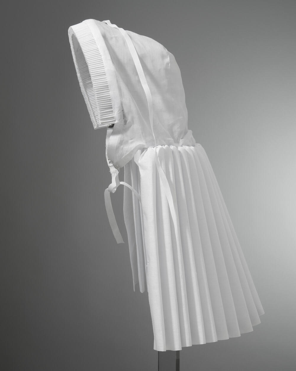 'Dikke muts', knipmuts voor zware rouw, Hierden, 1990–2005