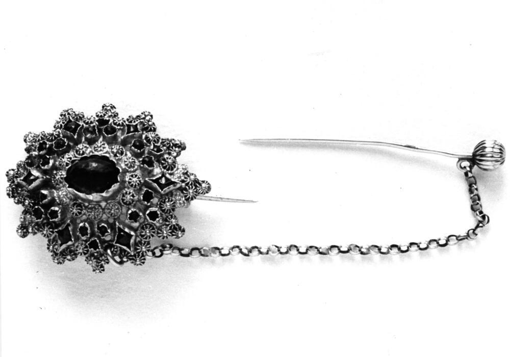 Gouden broche, Striep, 1950