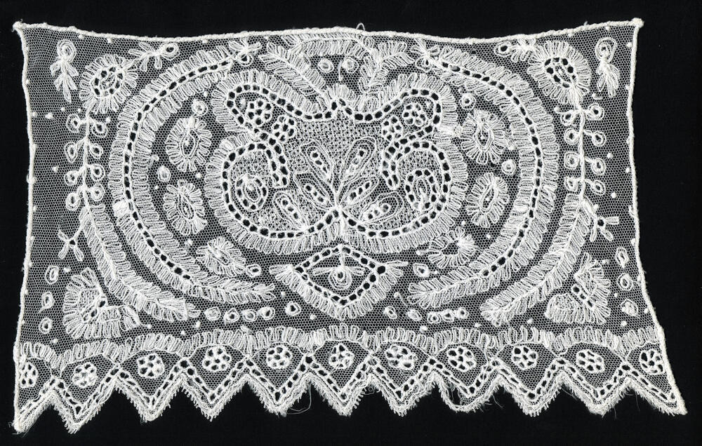 Fragment van katholieke Zuid-Bevelandse muts